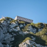 Traunsteinhaus beim Aufstieg am Naturfreundesteig